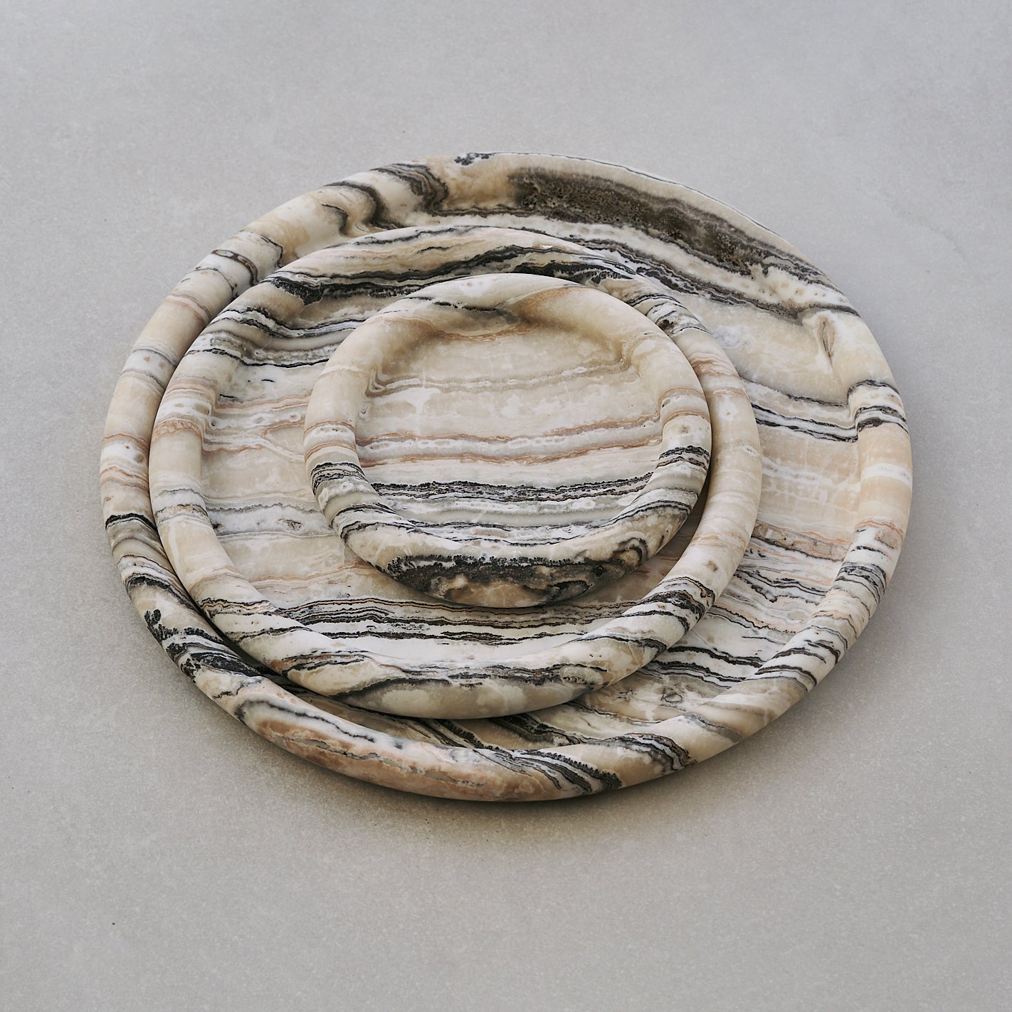 Atoll Round Tray - Traonyx