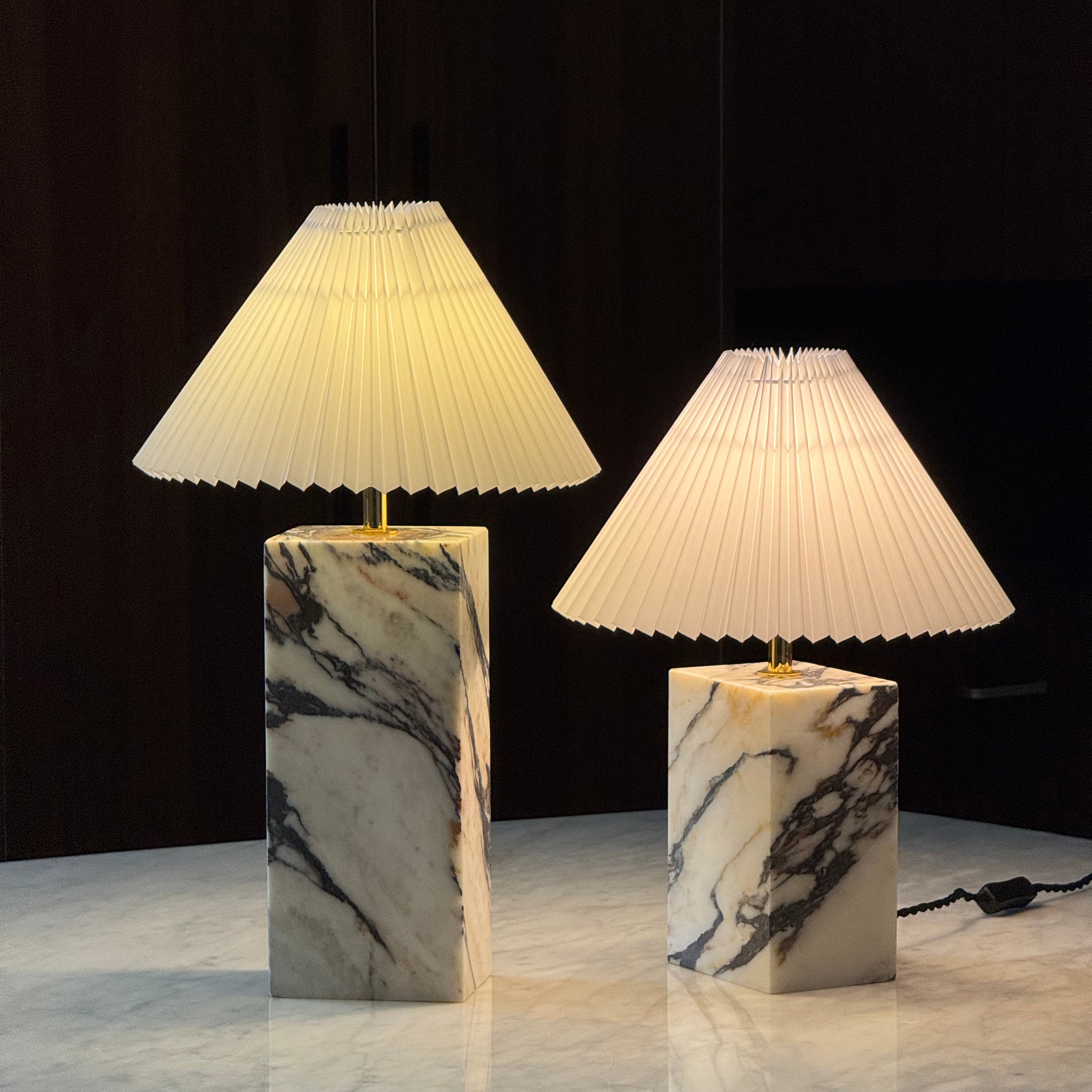 Calacatta Viola Marble Table Lamp – Sculptural Elegance with Pleated Fabric Shade