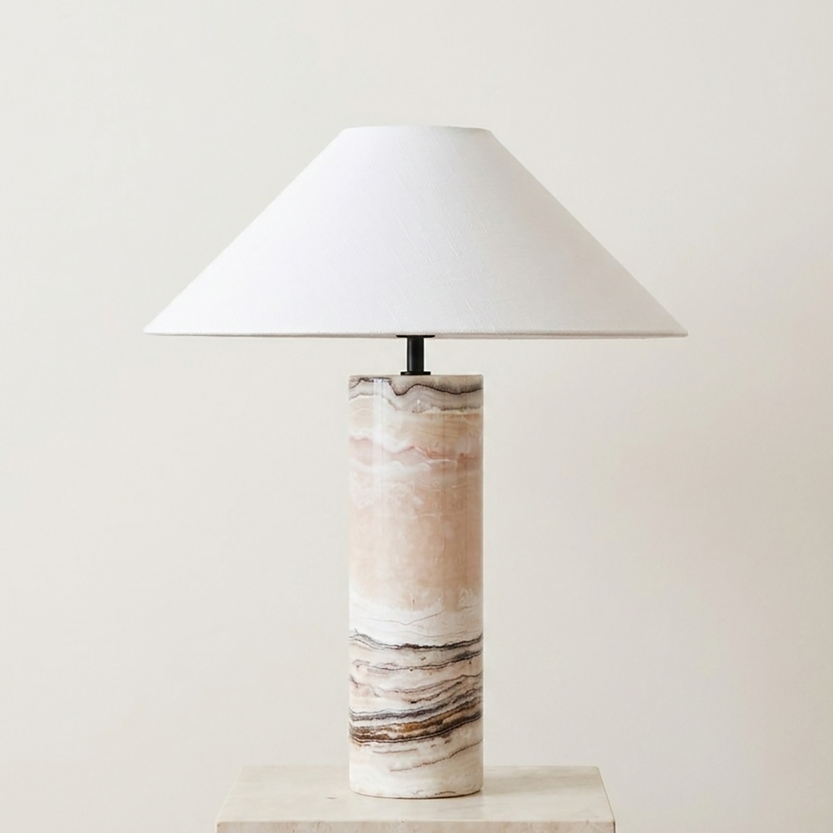 Traonyx Column Lamp