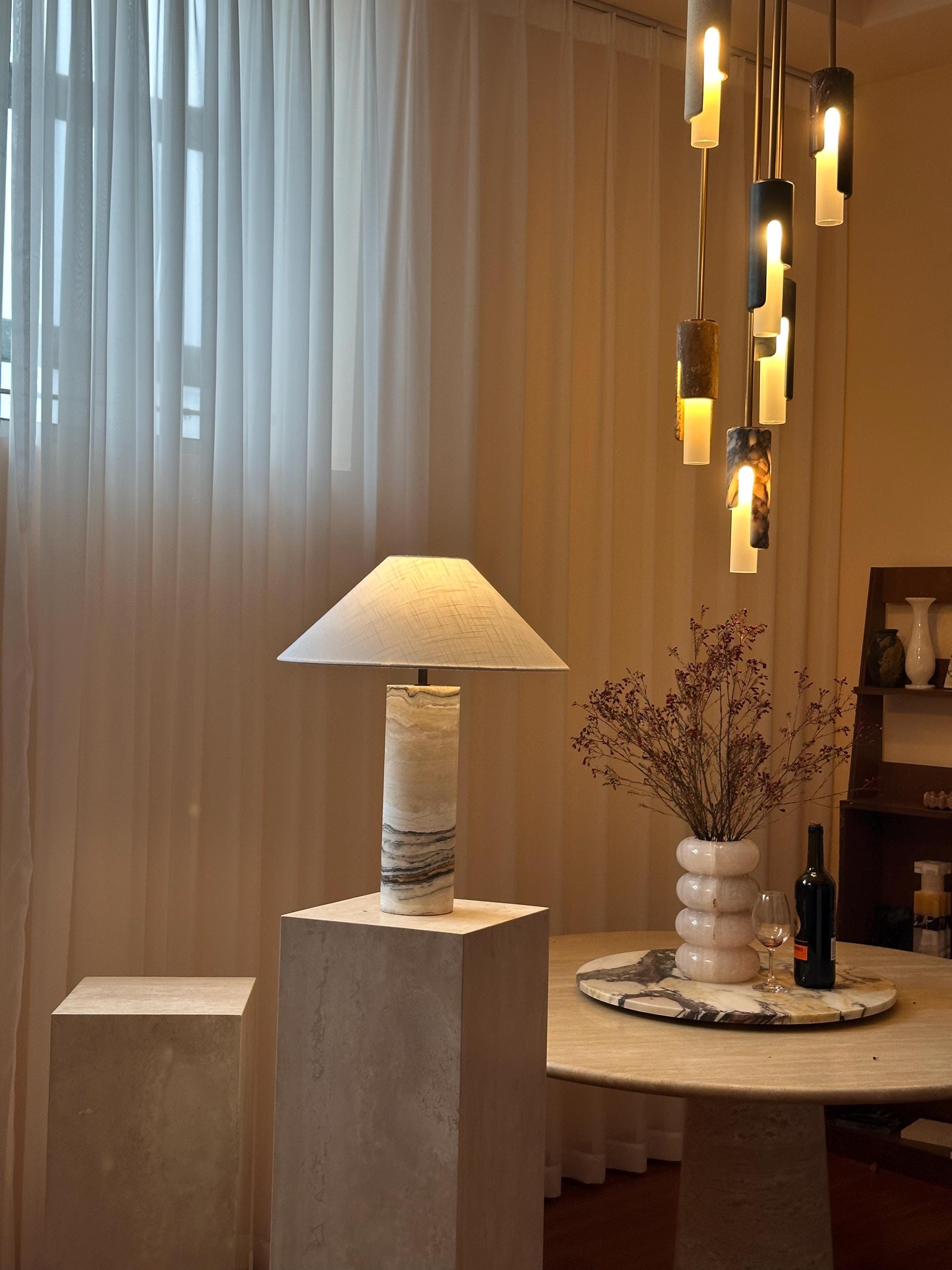 Traonyx Column Lamp