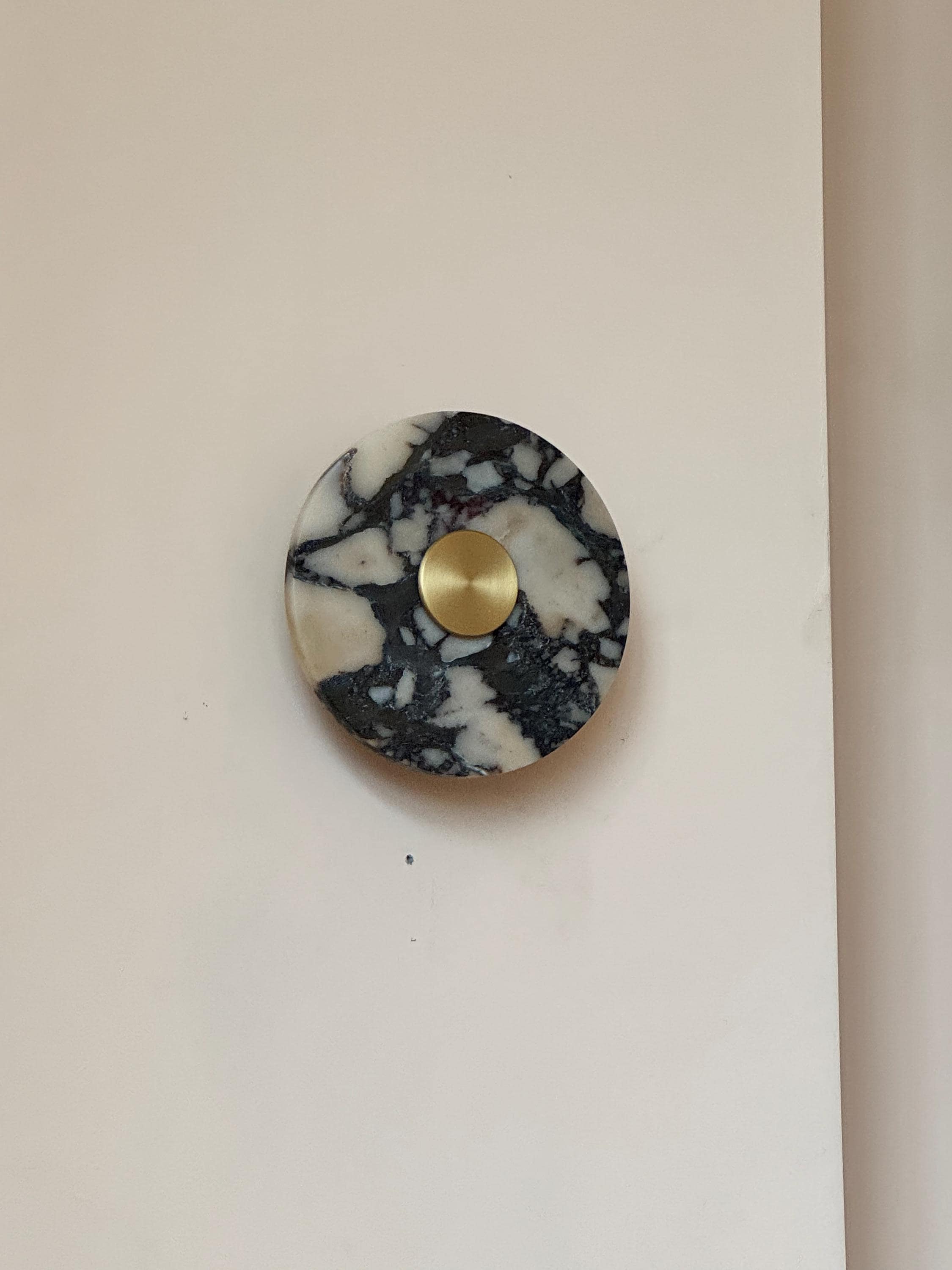 Brass Medallion - Calacatta Viola
